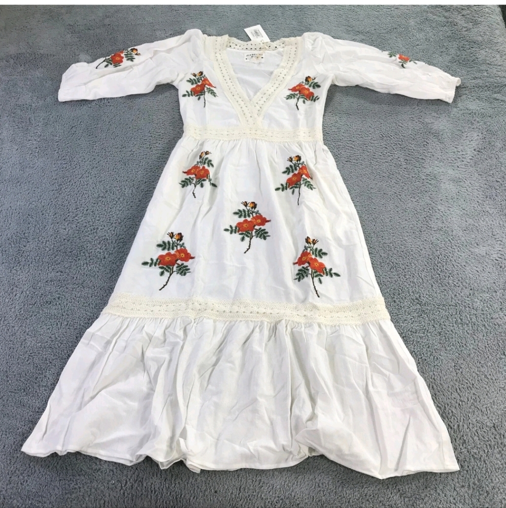 Meadows Iris Floral Embroidered White Dress - Picture 2 of 10